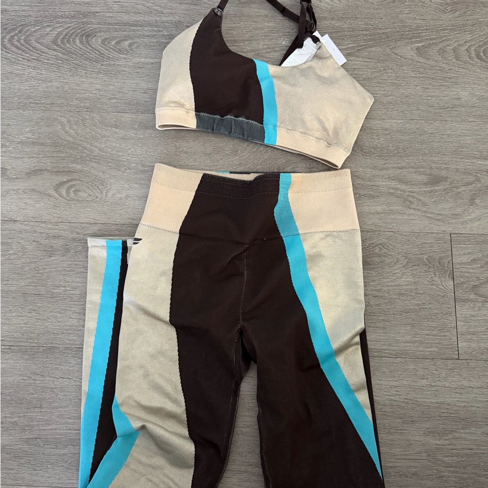 Fabletics Women's Brown and Blue Colorblock Leggings Set